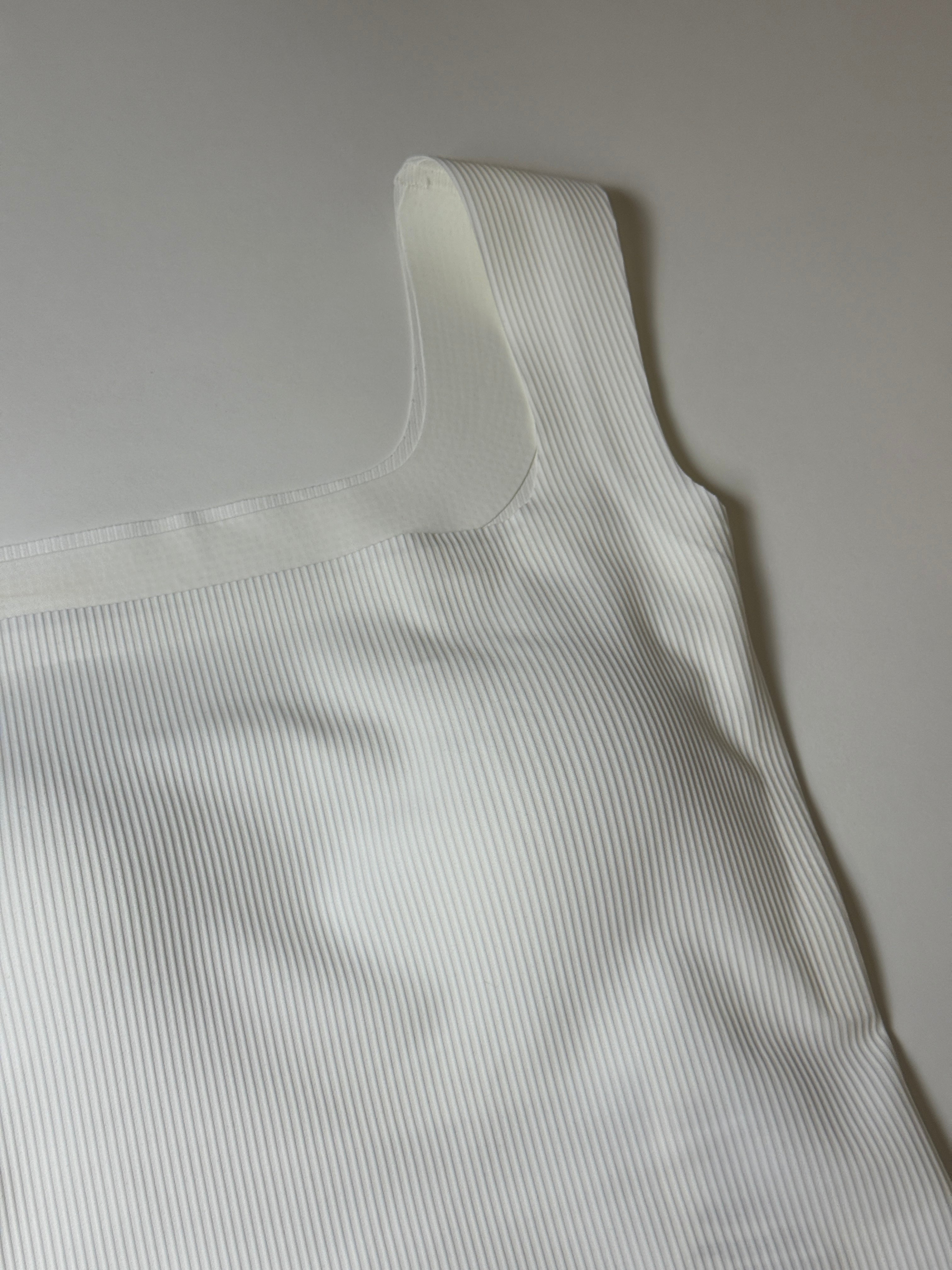 Ελαστικό Crop Top με ενσωματωμένη επένδυση
